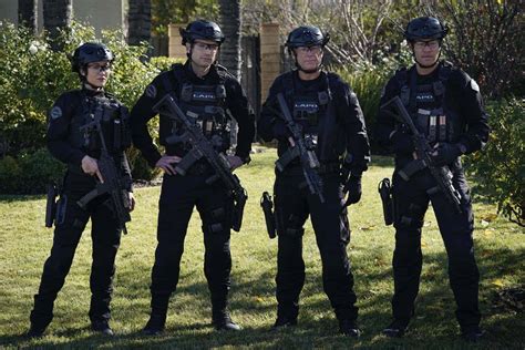 SWAT Season 6 Episode 13 Photos Lions Share Seat42F