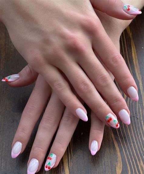 Stylish Almond Shaped Nail Art Ideas Tailoringinhindi