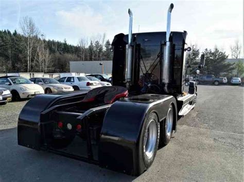 Freightliner FLD 120 (1997) : Sleeper Semi Trucks