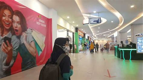MELIHAT ARENA BERMAIN DIDALAM MALL ROXY JEMBER - YouTube