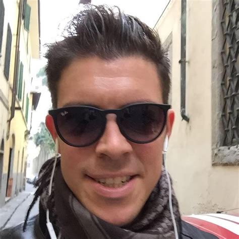 People following Leonardo Rossi