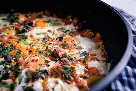 Menemen receta fácil de los huevos al plato al estilo turco que te