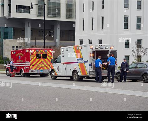 Ambulance Usa Hi Res Stock Photography And Images Alamy