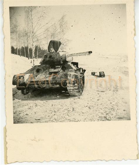 Russland Ukraine Kämpfe T 34 Panzer Tank Tarn Camo Foto Postimages