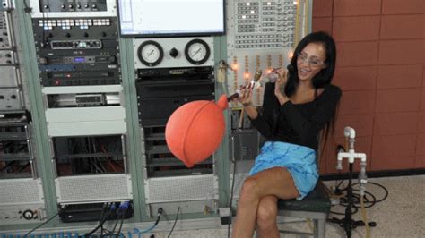 The Inflation Laboratory Willow Blows Her First Chinese Hot Water Bottle MP4 720p