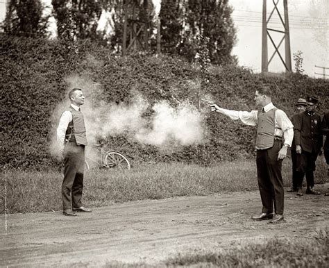 Dangerous Job Testing Of New Bulletproof Vests 1923 Colete A Prova