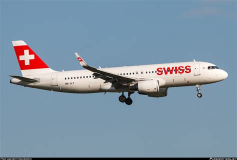 HB JLT Swiss Airbus A320 214 WL Photo By Alexis Boidron ID 1003422