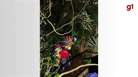 Homem Escorrega Em Cachoeira E Cai De Altura De 60 Metros Em SC Santa