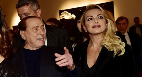 Pascale Berlusconi la prima telefonata con Sos ricarica La verità