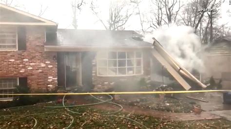 Plane Bursts Into Flames After Crashing Into House In Maryland Cnn Video