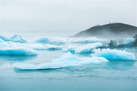 Iceberg Blu Nella Laguna Glaciale Di Jokulsarlon Islanda Del Sud