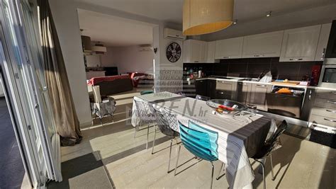 Wohnung in Novigrad mit wunderschönem Blick auf das Meer 05220 REN