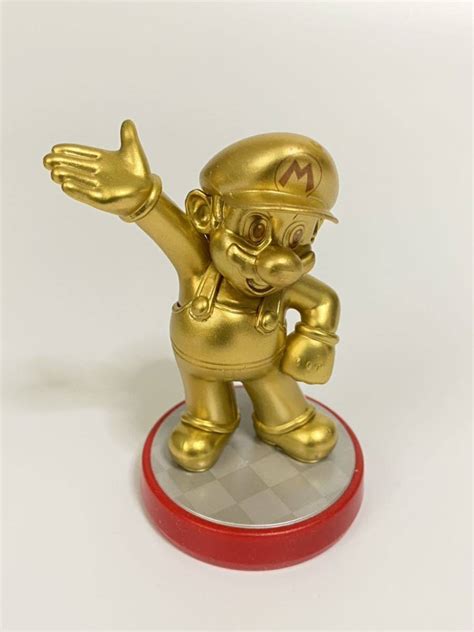 Yahooオークション 美品 任天堂 Amiibo マリオゴールドver 【スー