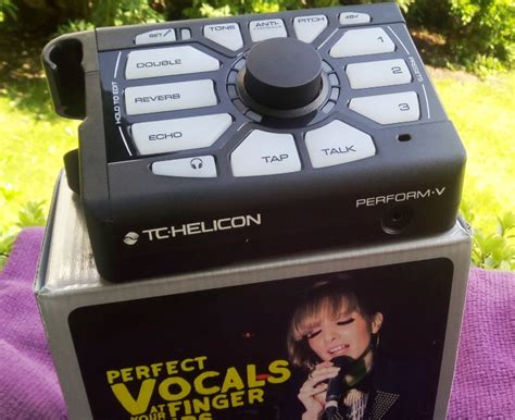 Perform-V Vocal Effects Processor With Footswitch Input, Built-in Mic and Over 800 Vocal Effects ...