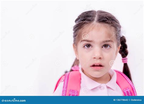 Portrait De Petite Fille Mignonne Dans L Uniforme Scolaire Photo Stock