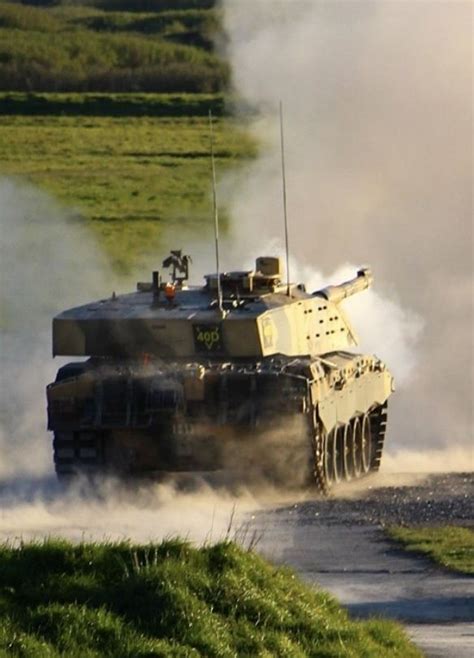 Challenger British Army Mbt