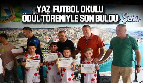 Yaz futbol okulu ödül töreniyle son buldu