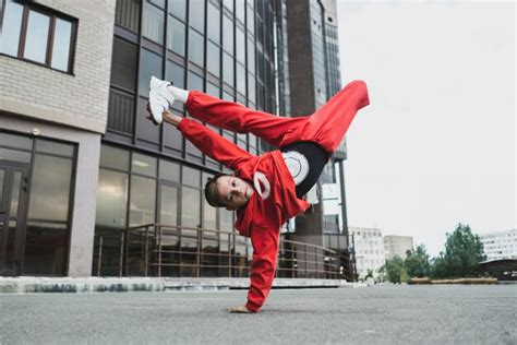 Premium Photo Bboy Break Dance Freeze Outdoors Hip Hop Movement