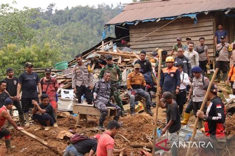 Menutup Sarang Emas Pengundang Maut Di Kotabaru Antara News