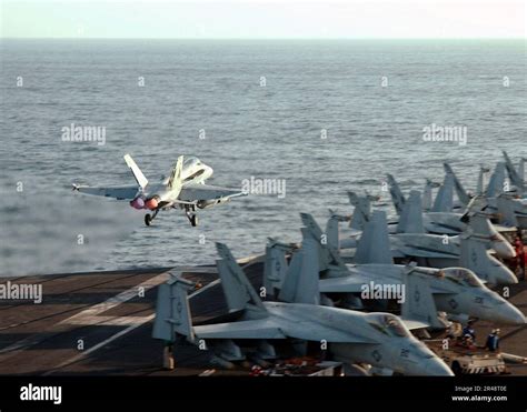 Us Navy F A C Launches From Uss Lincoln Stock Photo Alamy