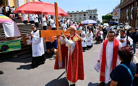 Viacrucis Cat Licos Realizan Procesi N En Xalapa Recorren Las