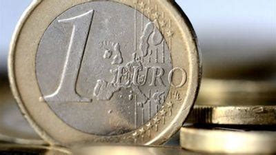 Euro gaat flink omlaag De waarde van de euro ten opzichte van de dollar ...