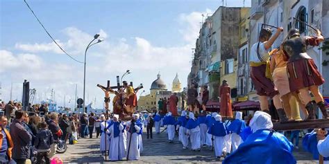 Pasqua A Napoli Tradizioni Pasquali E Cibi Tipici Tourism Italia