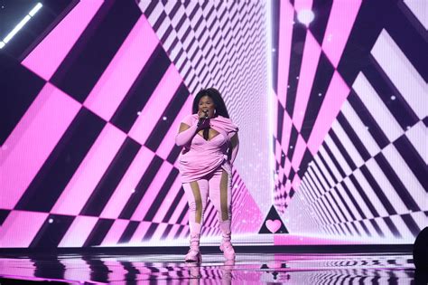 Lizzo Performs 2 Be Loved Am I Ready At Mtv Vmas 2022