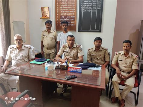 Jamshedpur Police Success बिरसानगर में चोरी की बाइक ले जा रहे युवक को पुलिस ने खदेड़कर पकड़ा