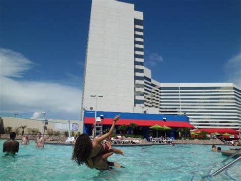 Pool - Picture of Stratosphere Hotel, Casino and Tower, Las Vegas - TripAdvisor