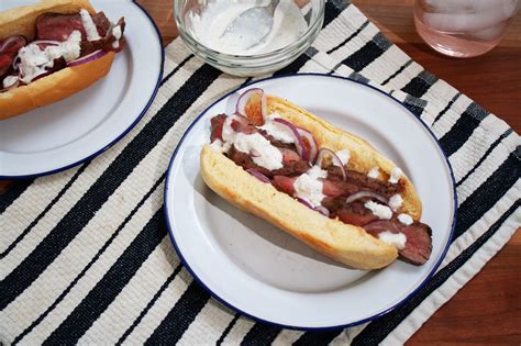 Steak Sandwiches with Horseradish Sauce – Recette Magazine