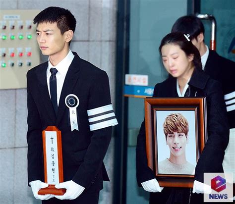 Shinee Jonghyuns Funeral And Burial Are Happening Right Now