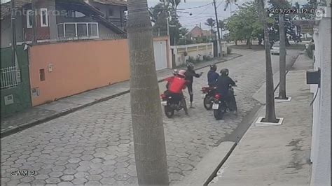 V Deo Jovem Cercado Por Quadrilha Armada E Agredido Coronhadas