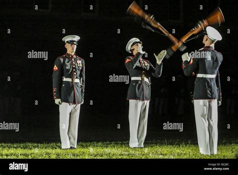 Usmc Silent Drill Team Hi Res Stock Photography And Images Alamy
