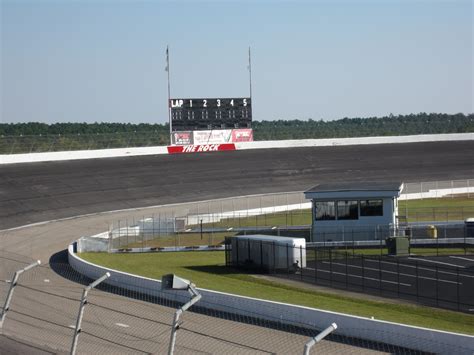 Rockingham Speedway 10/24/11 | Nascar race tracks, Nascar racing ...