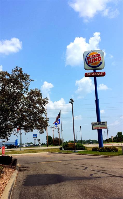 Burger King - Restaurant | 2200 10th St E, Glencoe, MN 55336, USA