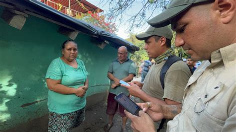 APOYAN 210 BRIGADISTAS A AFECTADOS POR DESBORDAMIENTO DE ARROYO EN