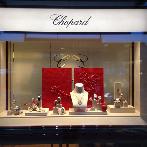 Valentine's day window display, Chopard, Geneva | Creative jewelry ...