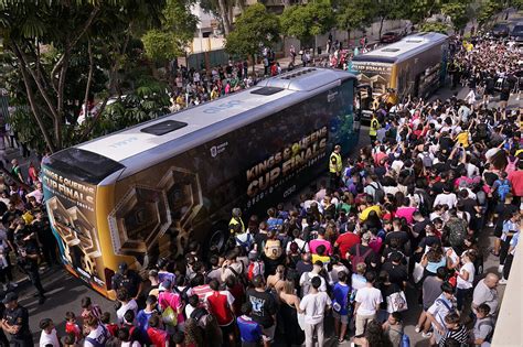 Así llegó el autobús a La Rosaleda Foto 9 de 23