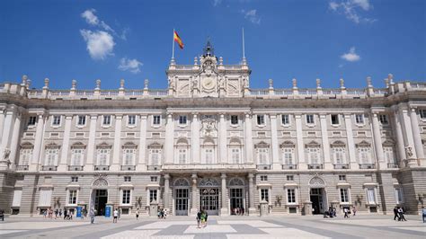 Guided Tour Royal Palace Of Madrid Skip The Line Julia Travel