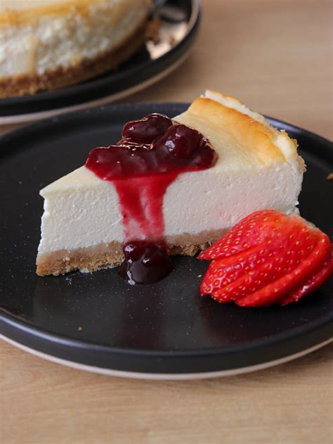 Sour Cream Cheesecake Recipe - The Cooking Foodie