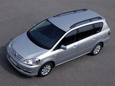 Toyota Avensis Verso Specs Photos