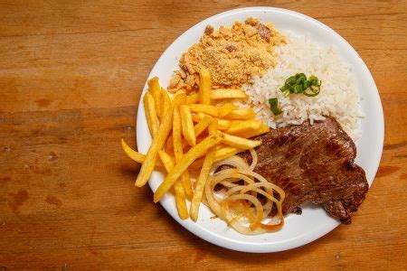 Prato de Arroz feijão batata frita e bife download Designi