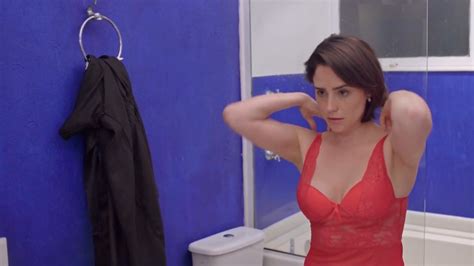 Nude Video Celebs Fernanda Vasconcellos Nude Rua Do Sobe E Desce