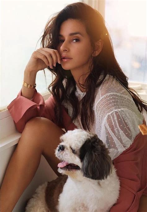 Shibani Dandekar Hot Photos Pics New Images HD Wallpapers