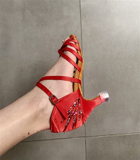 Czerwone Buty Latina Z Pi Rami I Kamieniami Ka Uszyn Kup Teraz Na