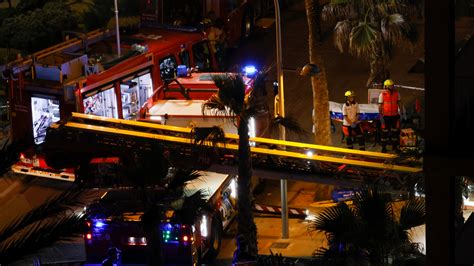 Al Menos Cuatro Muertos Y Heridos Al Derrumbarse Un Edificio En La