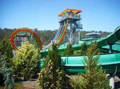 Aqualoop Water Slide At Wetnwild Gold Coast Parkz Theme Parks