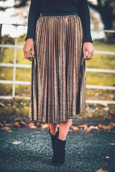 How To Wear A Metallic Pleated Skirt Quayside Shopping Centre Sligo