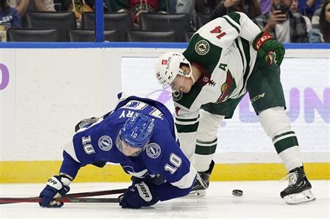 Stamkos Scores Lone Shootout Goal Lightning Beat Wild 5 4 Brandon Sun